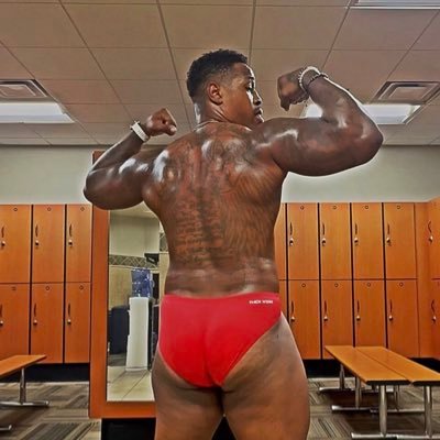 EPAISPAPII's profile picture. Welcome and enjoy the show 😈