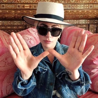 casinogolden99's profile picture. the gays are eating cheeseburger at room 505