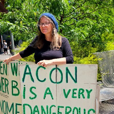 Kat4e4's profile picture. Interested in social issues & participation.
Love a laugh!