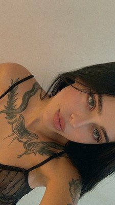 sophiel7zd's profile picture. what is this app used for? only chatting?