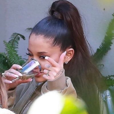blazedsarah's profile picture. #1 you don’t know me stan. ari x20 . ݁⋆ ౨ৎ ݁˖ . ݁