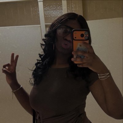 _deazhane's profile picture. 