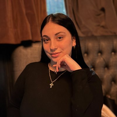 CamiGlloww's profile picture. Cold nights, hot body, and even hotter thoughts.