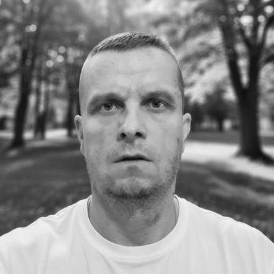 LukaszNews's profile picture. kibic #ManchesterUnited
#niewstydzesieJezusa
RT Like nie zawsze oznacza poparcie
#sondaże #ankiety
Komentuje politykę i życie w PL czasami z przymrużeniem oka