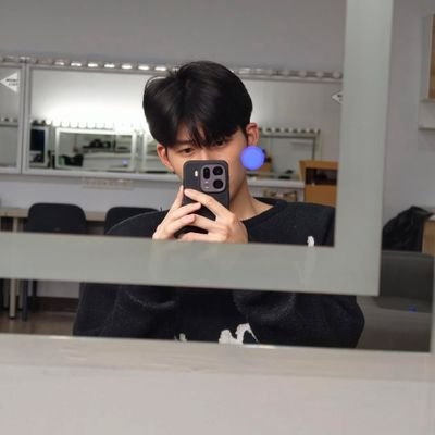 rakchanmui890's profile picture. 