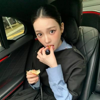 kiswsu's profile picture. just a pretty gurl and her obsession with kisses.