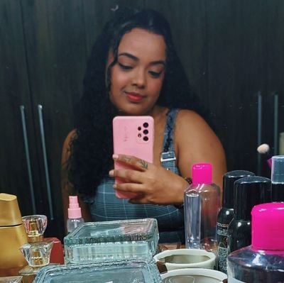 eucristinaaaa's profile picture. Apreciadora do mundinho pop: livros, séries, música,  sagas, cinema e arte! ✨️💖 (Comento BBB nas horas vagas)