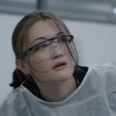 lottiescurls's profile picture. vi and samira mohan's controversially young gf