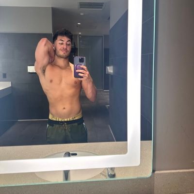 baitongpondly's profile picture. 