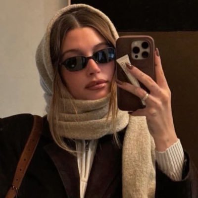 sofiaForMoon's profile picture. diplomacy|🇬🇧