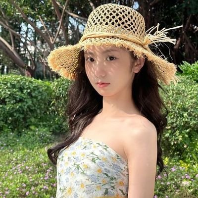 tesratai's profile picture. 