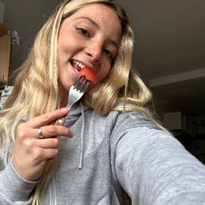 HeyIttsclrrr_'s profile picture. just a nurse enjoying the little things in life