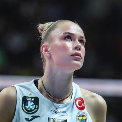 elafed10's profile picture. 