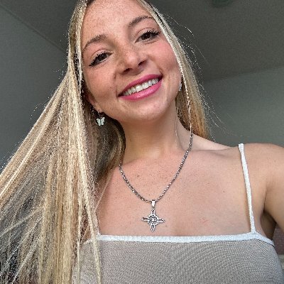 ClaireHaahaa's profile picture. gym time, family time, and a good novel please.