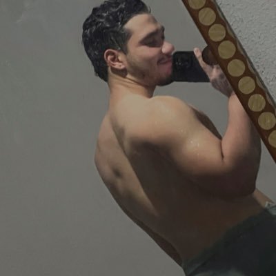 mathsjdhdjjskks's profile picture. lowProf