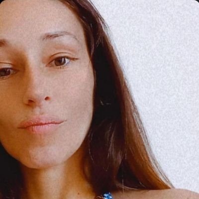 goldengirl_nana's profile picture. A escrever 1001 coisas e mais algumas, para não ficar um silêncio estranho entre nós...
...Destruidora de conteúdo...