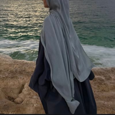 razalaee's profile picture. 