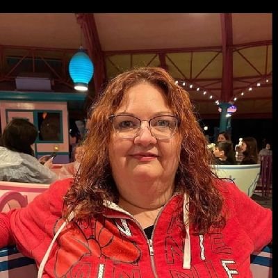 EmailyMia8900's profile picture. 