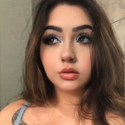 _BReuter's profile picture. Sagitariana, filha de Oyá 🌪️♐️