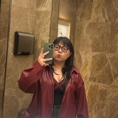 r____rach's profile picture. frying pan