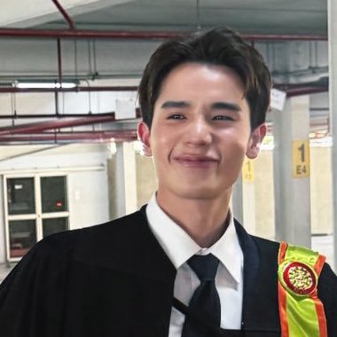 jitomslarson's profile picture. jimmysea yapper, zendaya’s emmys, tom holland & katseye’s pr manager, brie larson’s daughter ♡ fan account 🎸🦈