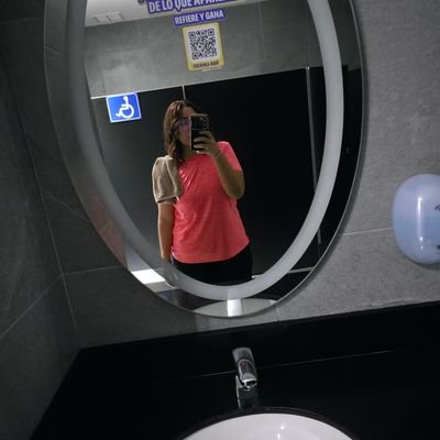 DccsNo's profile picture. Hay muchos con quienes estar, pero pocos con quien ser.
🌈💜
Infp~