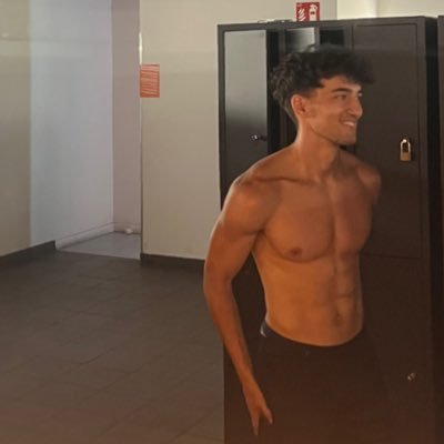 usercris11111's profile picture. 