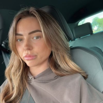 lily_beaumont2's profile picture. 