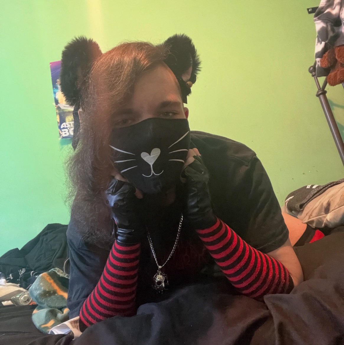 Revvsteruwu's profile picture. 