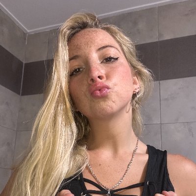 Heey_ImClaire's profile picture. sweet routines with a hint of bad intentions