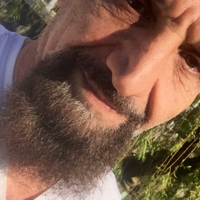 DzgnEdes237729's profile picture. 