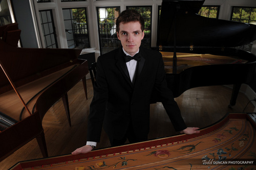 I am a pianist, harpsichordist, fortepianist and organist with a Doctor of Musical Arts, freelancing in Toronto.