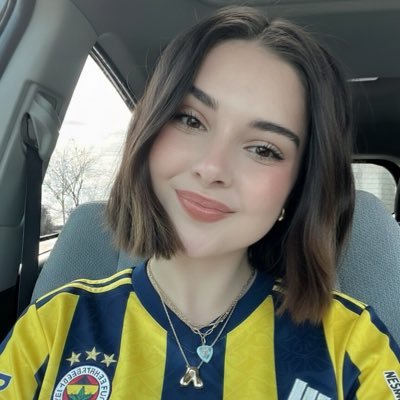 feneristselin's profile picture. Taraf değilim, Fenerbahçeliyim. 💛💙