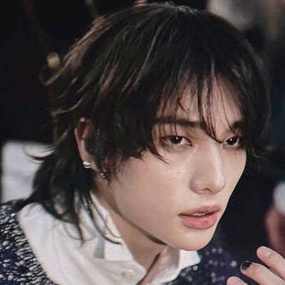 felixsaturnn's profile picture. escritora e presidenta do hyunjin omega love club