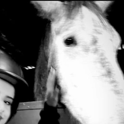 Mryamalm_'s profile picture. 