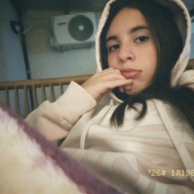 olimayorrr's profile picture. no mires mucho por tu salud mental