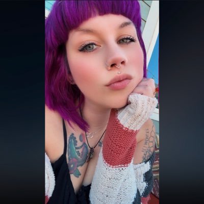 brvttybat's profile picture. ✧˚ 33 🍁♡ horror｡˚ ✩hellfire club✩ ☽anime⋆☾✩ ♡