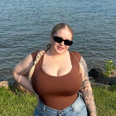 800k followers 1k following