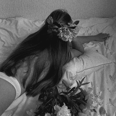 BasedStacy's profile picture. 26.