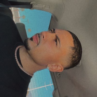 lastnamerobins's profile picture. Follow & let’s have some fun.