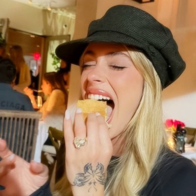 juliabellini_'s profile picture. Letras - USP
@massoni_gui 🤍🌷