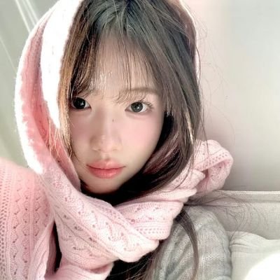 doouves's profile picture. Soft at heart, constantly growing, trying to romanticize life even on days when everything feels heavy.