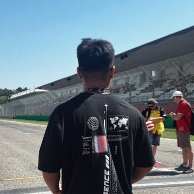 dnlj01's profile picture. her loss