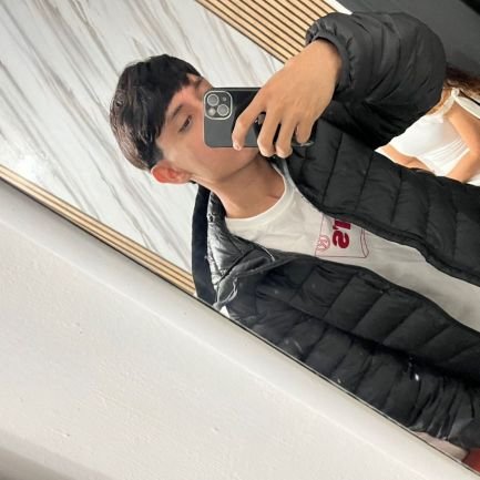 rood_hernandez1's profile picture. 