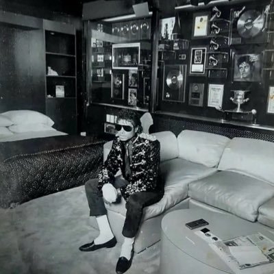 _naim3k's profile picture. 