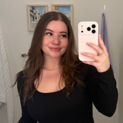 anamachin_'s profile picture. the world is yours