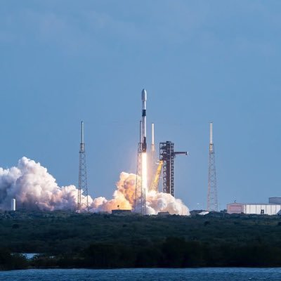 ReevesM90988's profile picture. 🚀Spacex • CEO & CTO 🚔| Tesla • CEO and product architect 🚄| Founder 🧩OpenAl