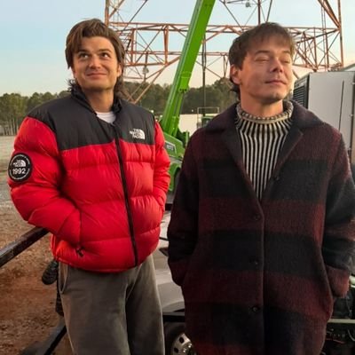 dailystonathan's profile picture. lovebirds 💘