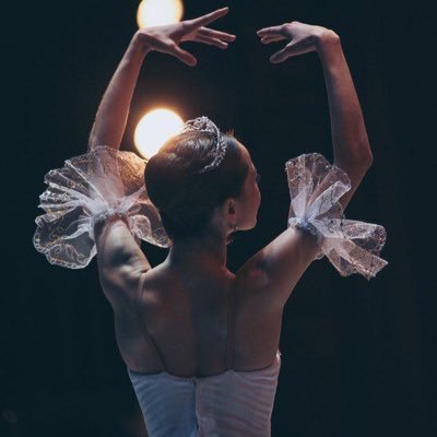 Emanalharbii_25's profile picture. 