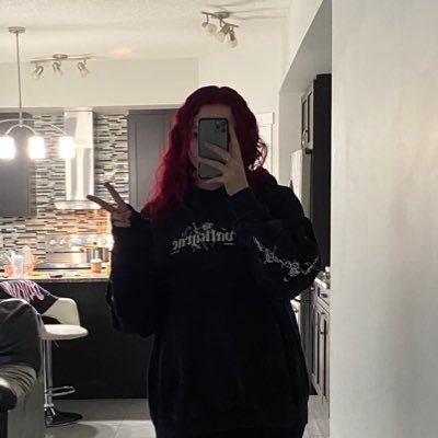 deadonica's profile picture. Free Palestine 🇵🇸